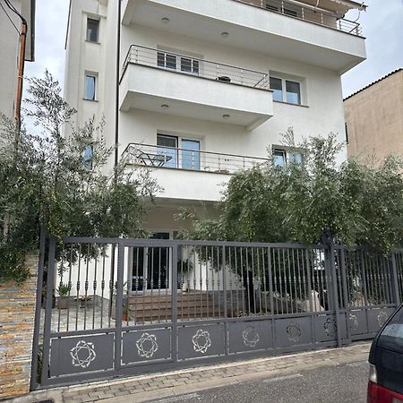 Brilant Apartament Tirana Buitenkant foto