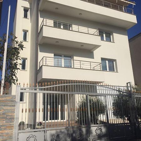 Brilant Apartament Tirana Buitenkant foto