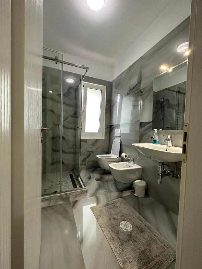 Brilant Apartament Tirana Buitenkant foto