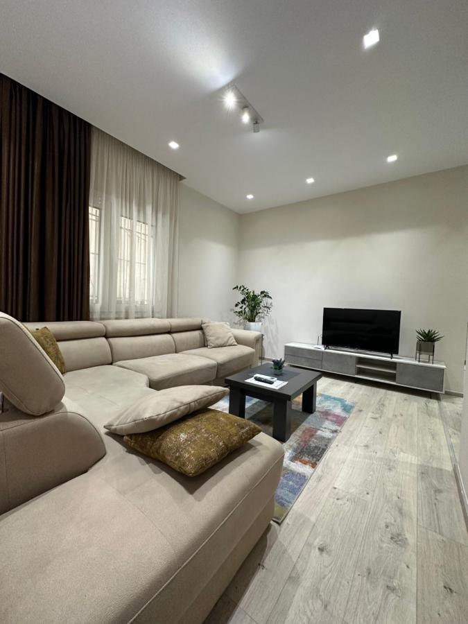 Brilant Apartament Tirana Buitenkant foto