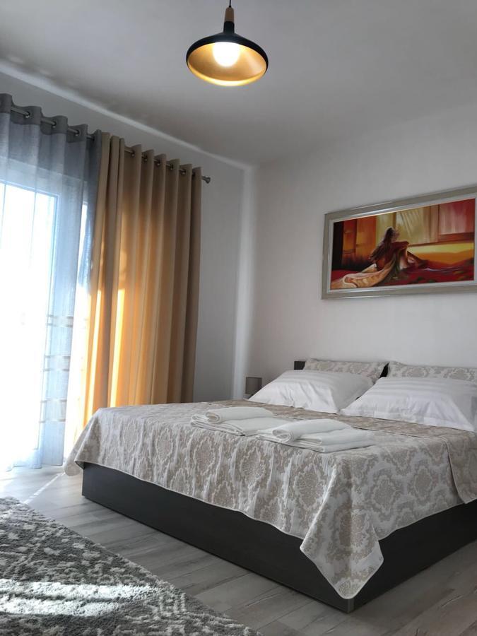 Brilant Apartament Tirana Buitenkant foto